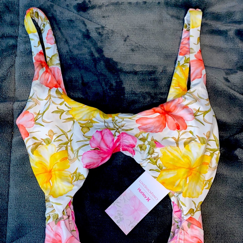 💓NWT Hurley X LoveShackFancy One-Piece Bikini💓 - Picture 2 of 13